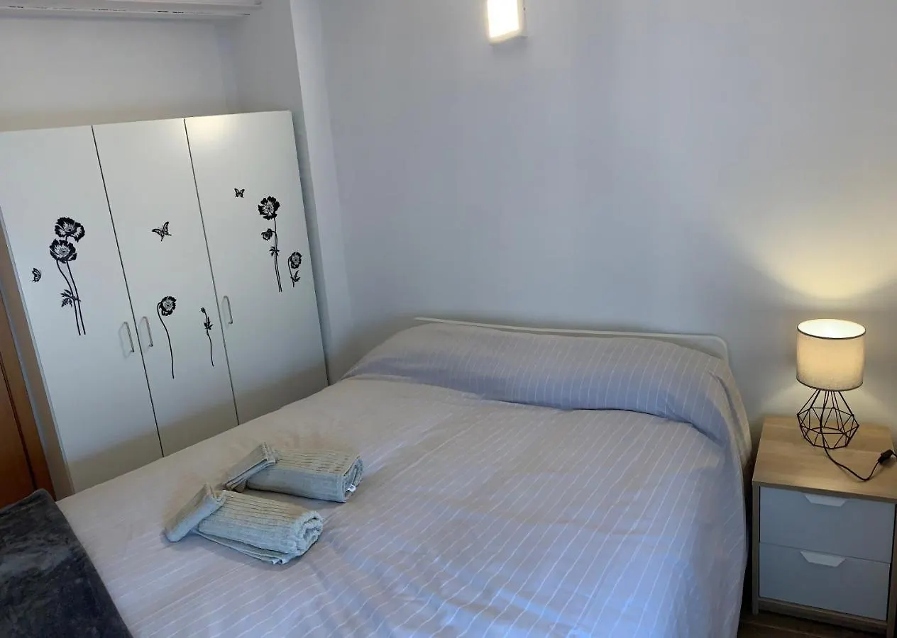 Apartaments Impro Mora d'Ebre 0*,